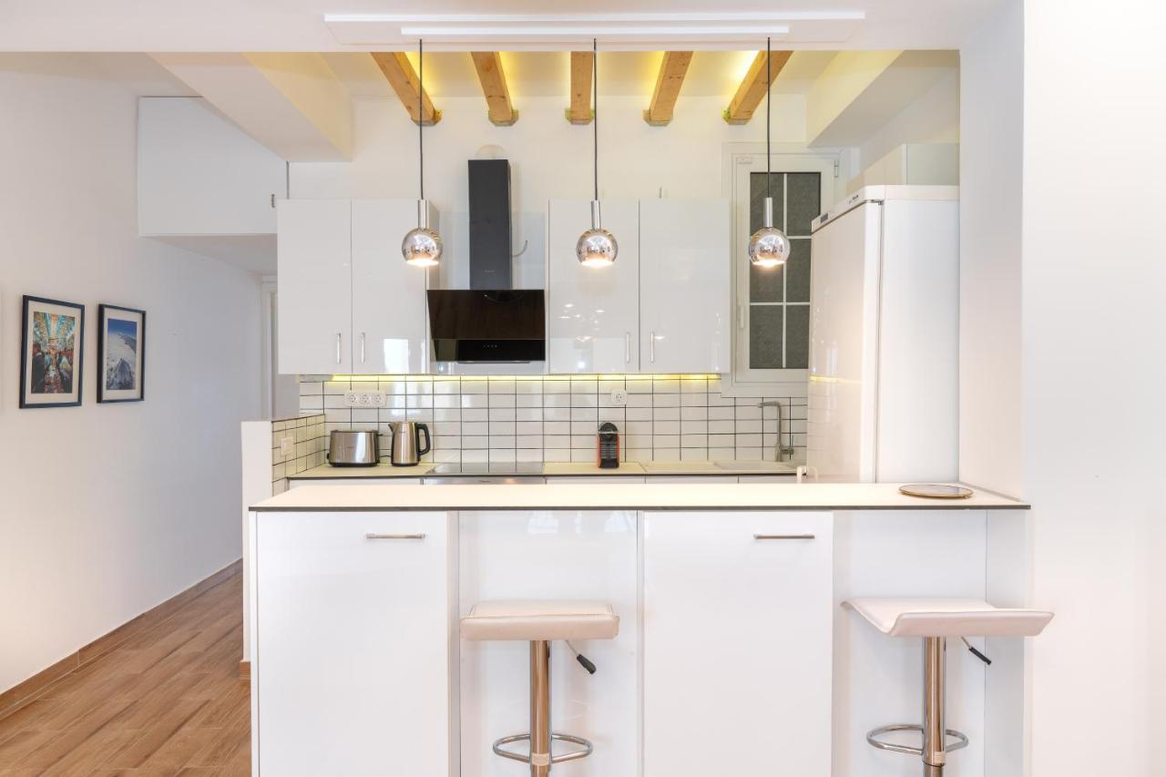 Modern Apartment, Short Walk To Acropolis Sites أثينا المظهر الخارجي الصورة