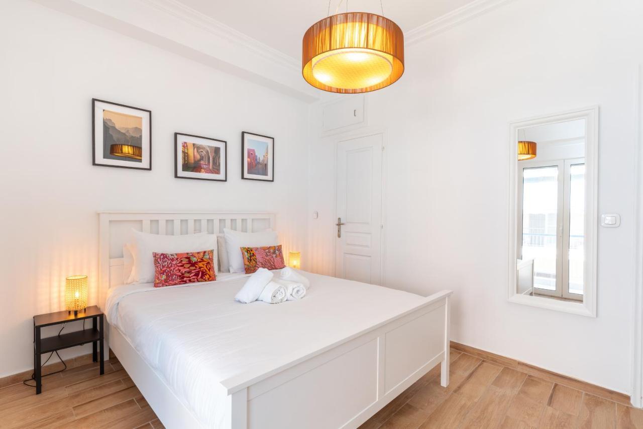 Modern Apartment, Short Walk To Acropolis Sites أثينا المظهر الخارجي الصورة