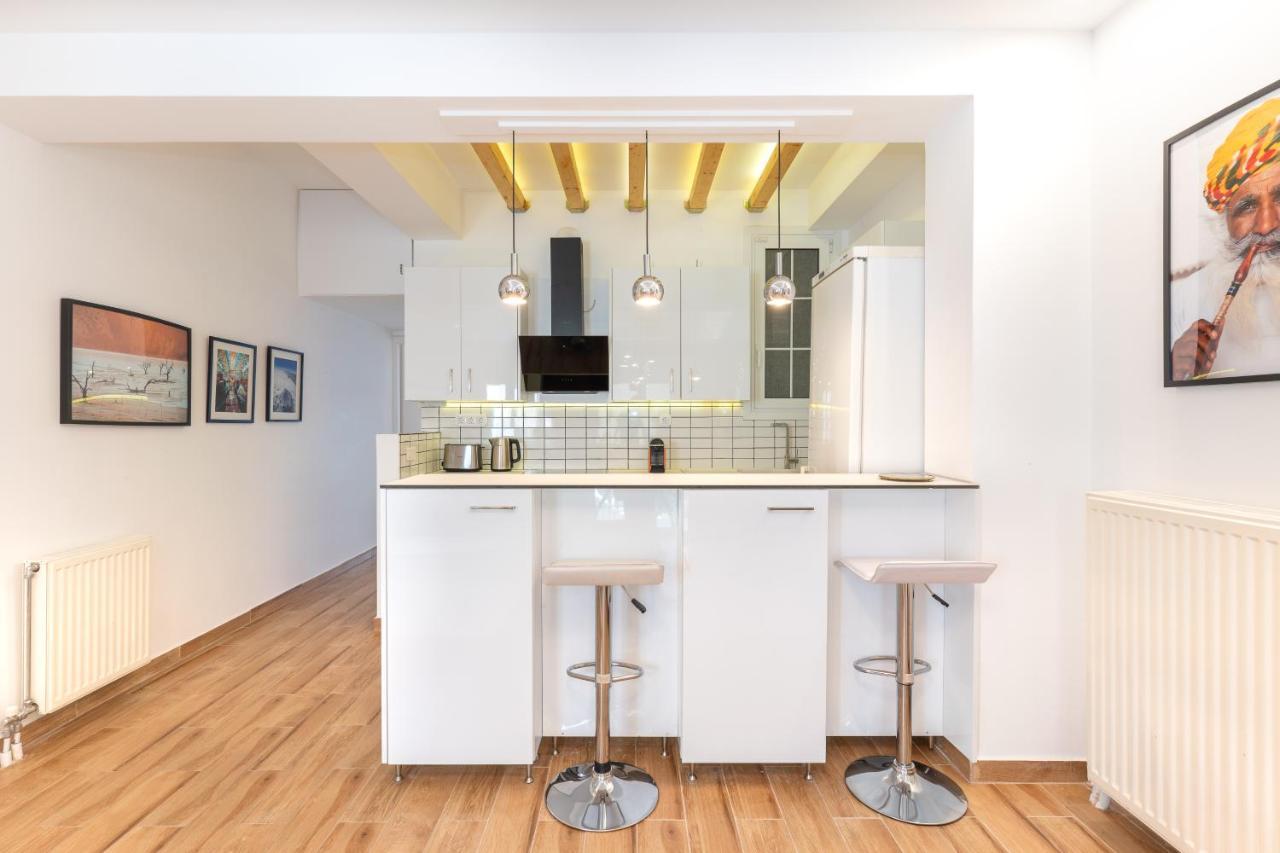 Modern Apartment, Short Walk To Acropolis Sites أثينا المظهر الخارجي الصورة