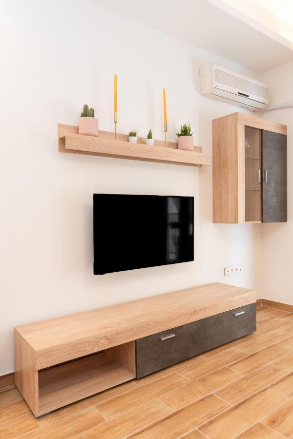 Modern Apartment, Short Walk To Acropolis Sites أثينا المظهر الخارجي الصورة