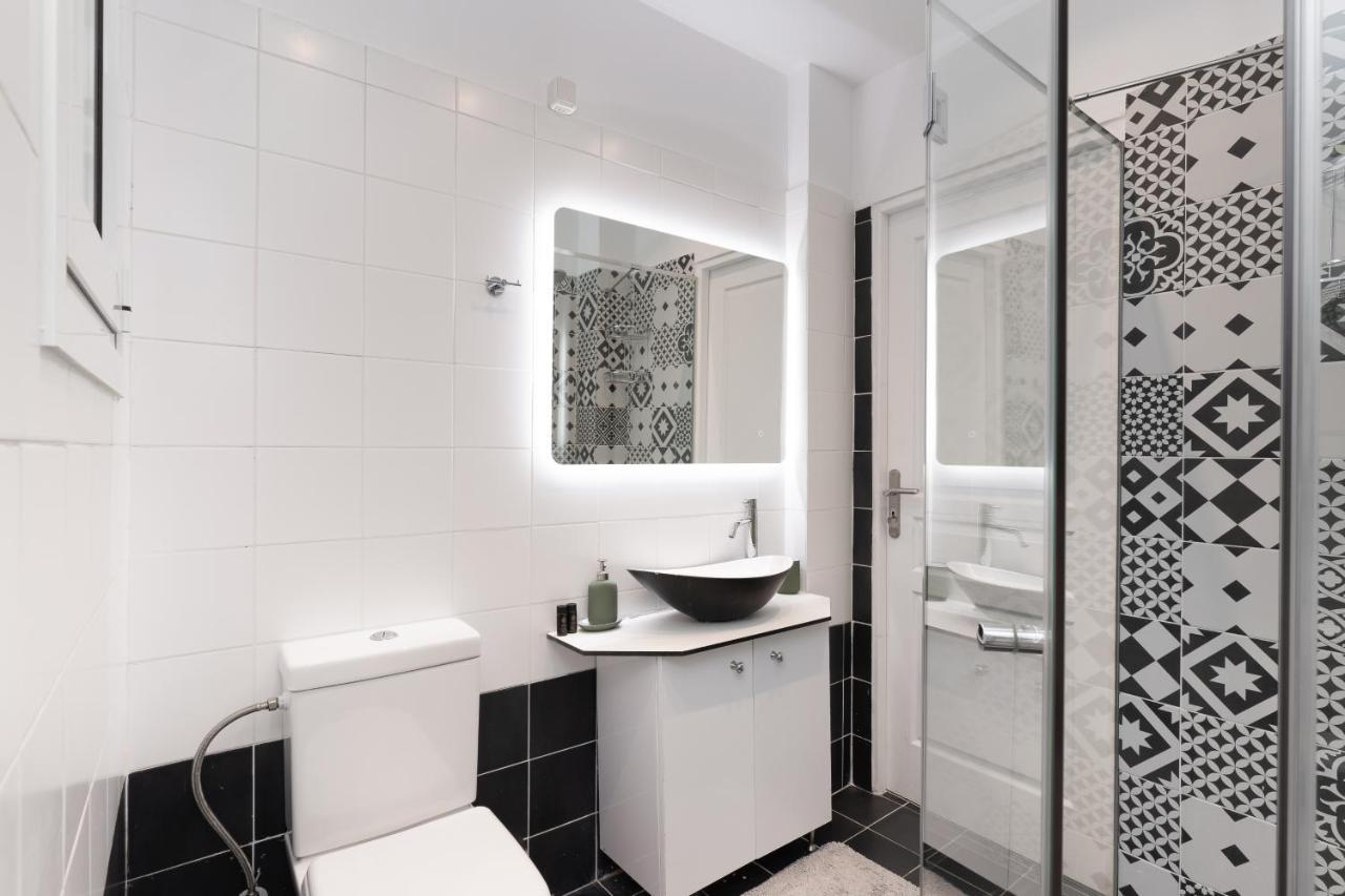 Modern Apartment, Short Walk To Acropolis Sites أثينا المظهر الخارجي الصورة