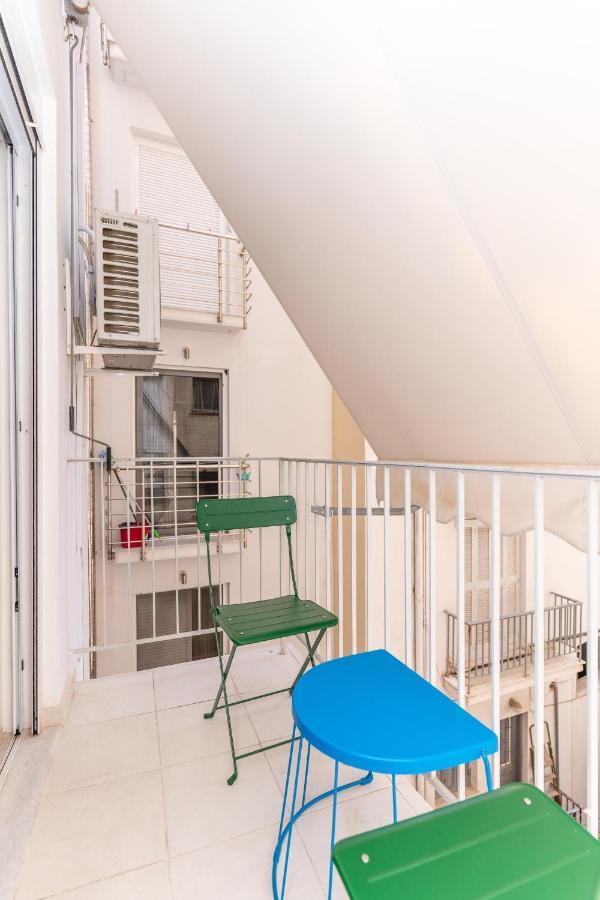 Modern Apartment, Short Walk To Acropolis Sites أثينا المظهر الخارجي الصورة