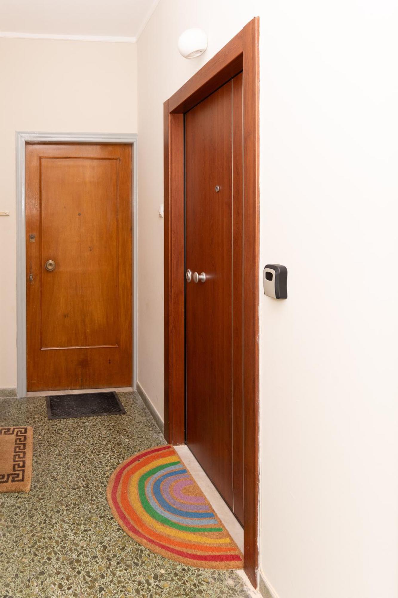 Modern Apartment, Short Walk To Acropolis Sites أثينا المظهر الخارجي الصورة